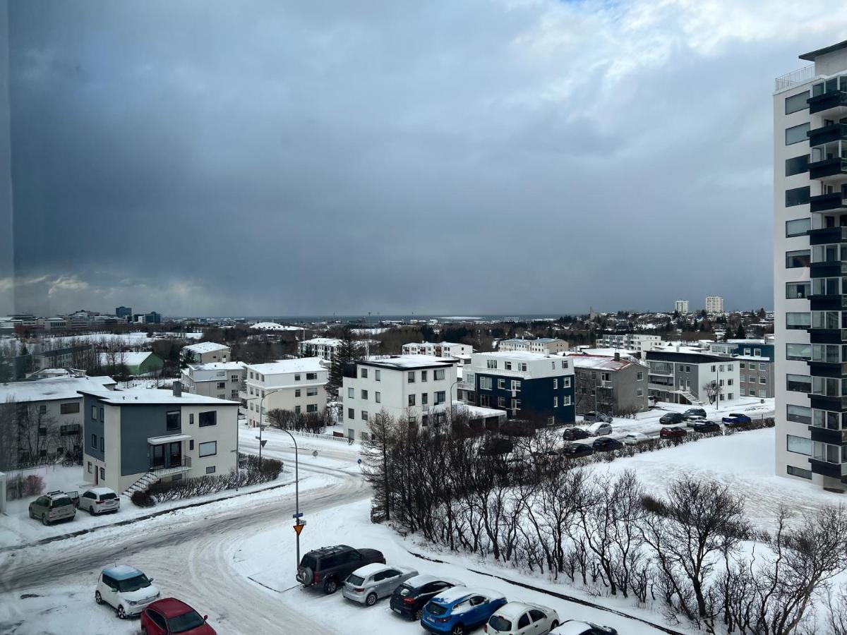 Jm Homestay - A Cozy Two Bedroom Apartment Reykjavik Bagian luar foto