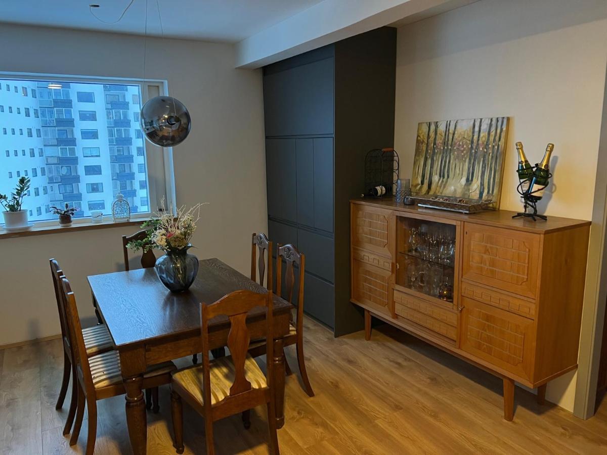 Jm Homestay - A Cozy Two Bedroom Apartment Reykjavik Bagian luar foto