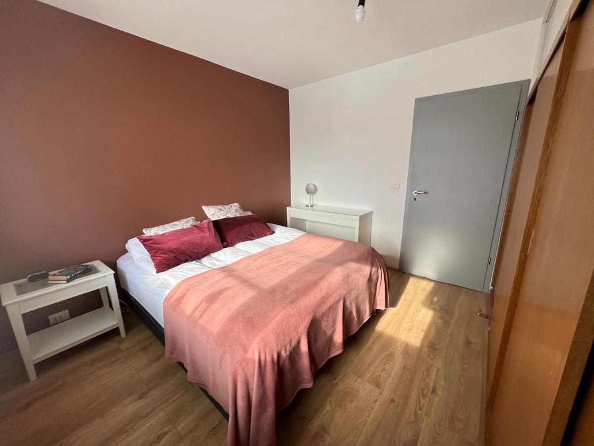 Jm Homestay - A Cozy Two Bedroom Apartment Reykjavik Bagian luar foto