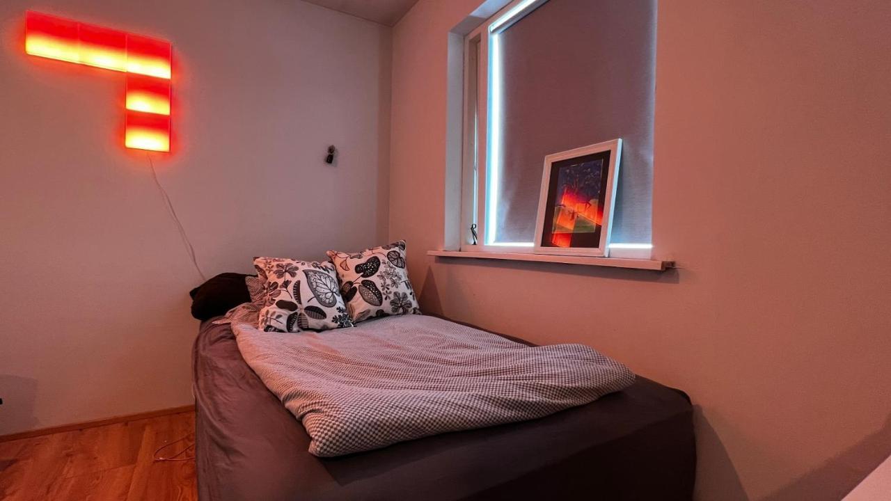 Jm Homestay - A Cozy Two Bedroom Apartment Reykjavik Bagian luar foto